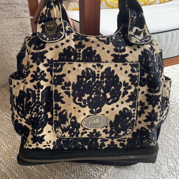 Petunia Pickle Bottom Society Satchel Black Forest Cake Discounted Diaper Bag - Picture 2 of 9